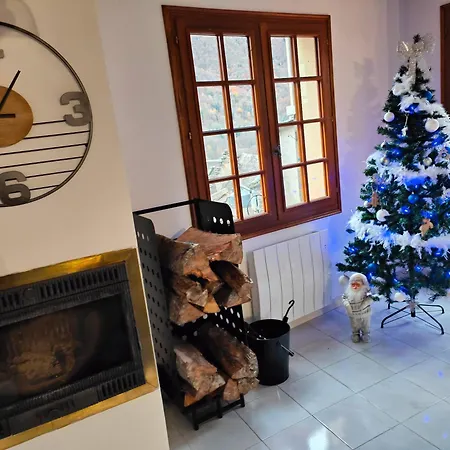 Apartment 15 Personnes Boutx