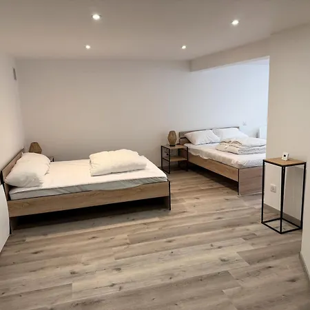 15 Personnes Apartment *