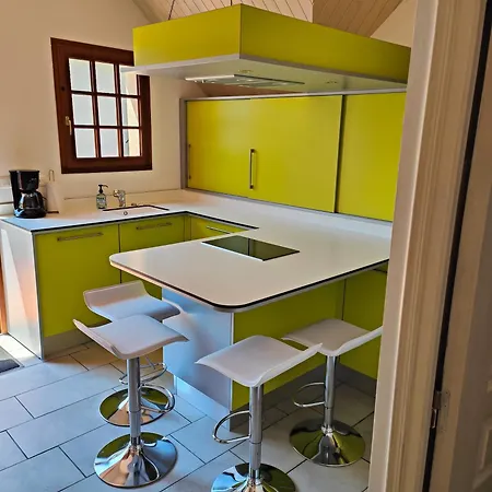 15 Personnes Apartment